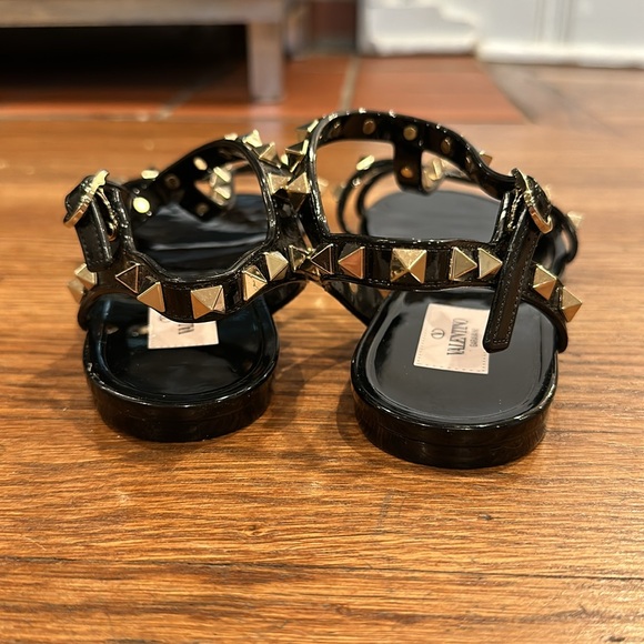 SOLD VALENTINO 
ROCKSTUD FLAT RUBBER SANDAL - Picture 4 of 5